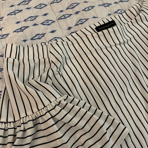 Banana Republic Off the Shoulder striped top - Picture 3 of 5